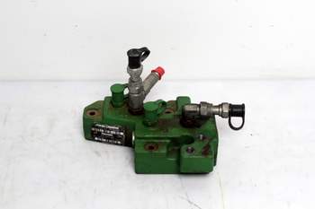 salg af John Deere 9560 R  Remote control valve