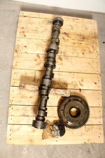 salg af John Deere 9560 R  Camshaft