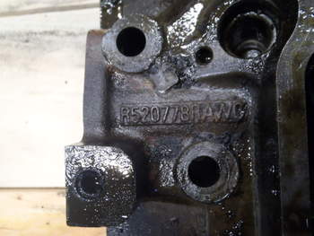 salg af Claas Arion 430  Cylinder Head