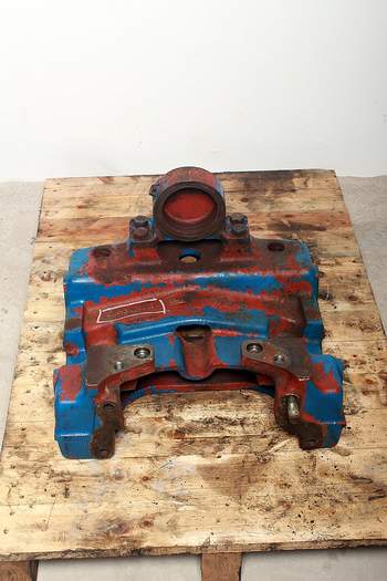 salg af Ford 4630  Front axle support