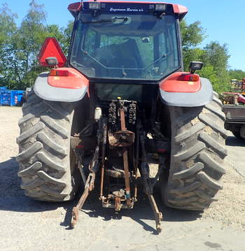 salg af New Holland M135 tractor