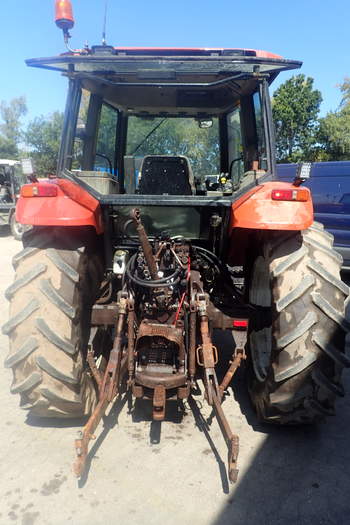 salg af New Holland M100 traktor