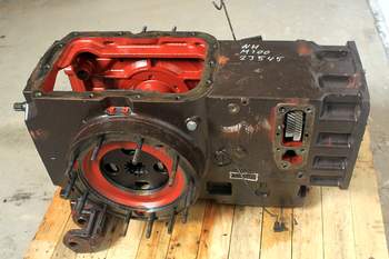 salg af New Holland M100  Rear Transmission