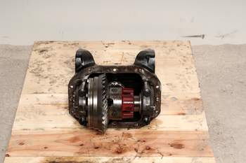 salg af Vorderachsdifferential Massey Ferguson 6485 