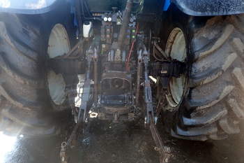 salg af New Holland TM155 traktor