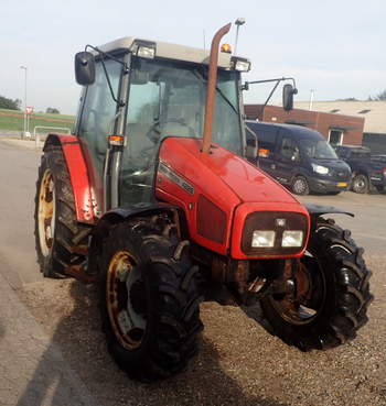 salg af Massey Ferguson 4225 traktor