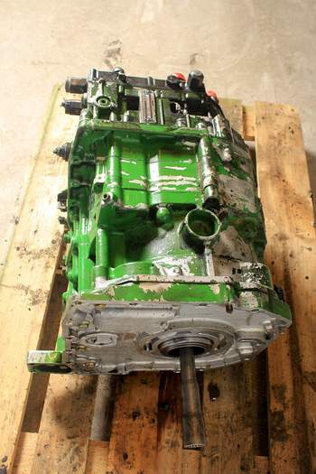 salg af Getriebe John Deere 6520 