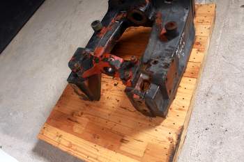 salg af Massey Ferguson 6270  Front axle support