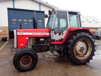 salg af Massey Ferguson 699 traktor