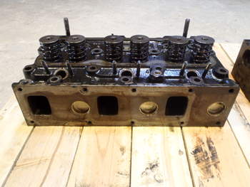 salg af New Holland TVT155  Cylinder Head