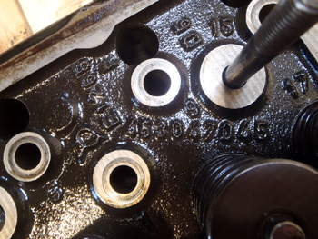 salg af New Holland TVT155  Cylinder Head