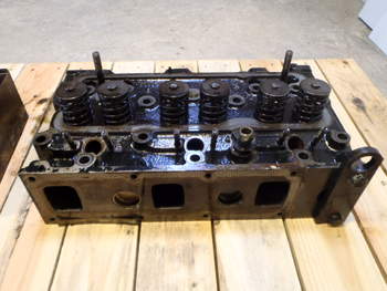 salg af New Holland TVT155  Cylinder Head