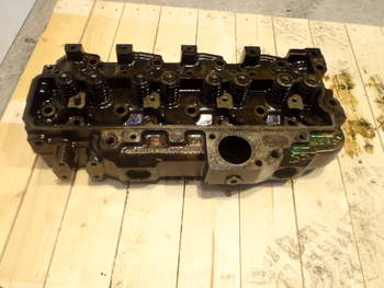 salg af John Deere 6230  Cylinder Head