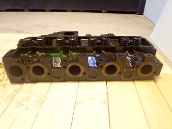 salg af John Deere 6230  Cylinder Head