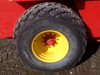 salg af Pressen Massey Ferguson LB190 