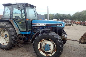 salg af Ford 8240 tractor