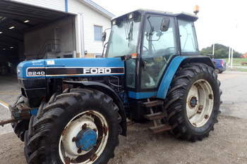 salg af Ford 8240 tractor