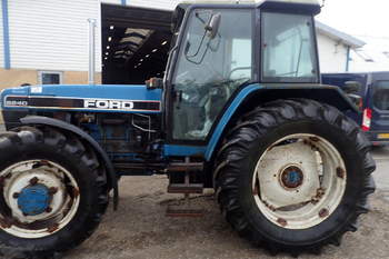 salg af Ford 8240 tractor