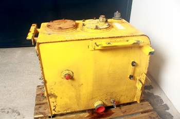 salg af Hydraultank New Holland E265 B 