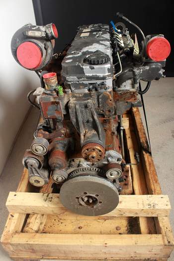 salg af Motor New Holland E265 B