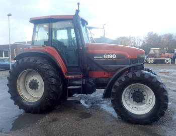 salg af New Holland G190 traktor