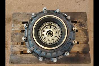 salg af Claas Xerion 4000 LEFT Front axle final drive