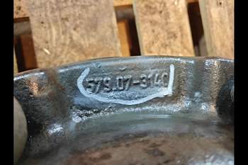 salg af Claas Xerion 4000 LEFT Front axle final drive