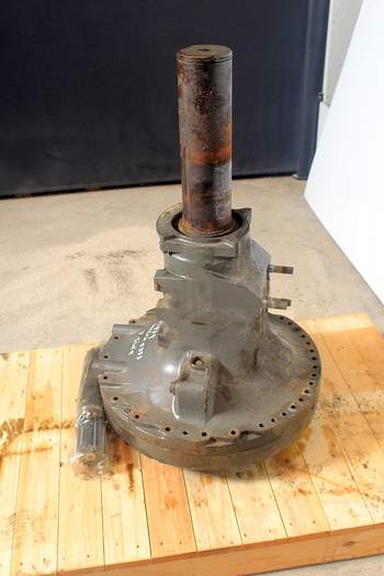 salg af Valtra S353 LEFT Rear Half Axle