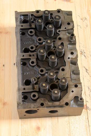 salg af Valtra S353  Cylinder Head