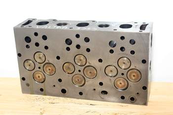 salg af Valtra S353  Cylinder Head