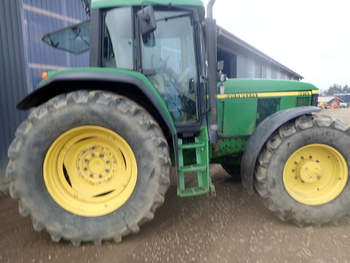 salg af John Deere 6910 traktor