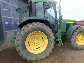 salg af John Deere 6910 traktor