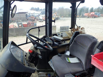salg af New Holland TM165 traktor