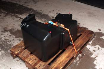 salg af New Holland TM165  Fuel tank