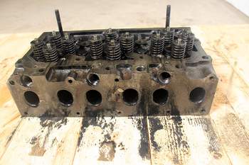 salg af Valtra T191  Cylinder Head