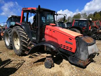 salg af Valtra 8350 traktor