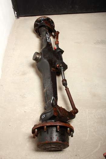 salg af Valtra 8350  Disassembled front axle