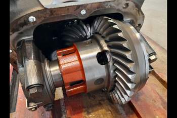 salg af Valtra 8350  Front axle differential