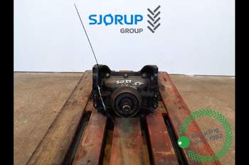Valtra 8350  Front axle differential