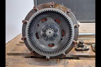 salg af Valtra 8350 LEFT Front axle final drive