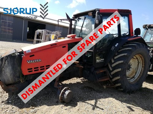 salg af Valtra 8350 tractor