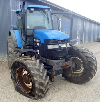 salg af New Holland TM135 traktor