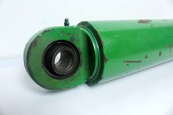 salg af John Deere 6140 R RIGHT Lift Cylinder