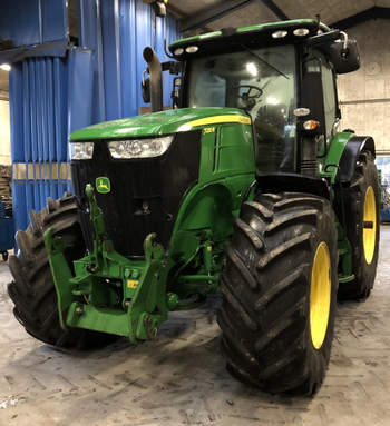 salg af John Deere 7230 R traktor