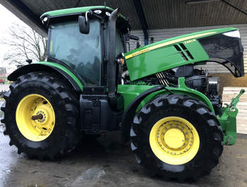 salg af John Deere 7230 R traktor