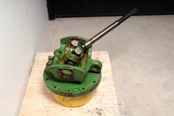 salg af John Deere 7230 R LEFT Front axle final drive