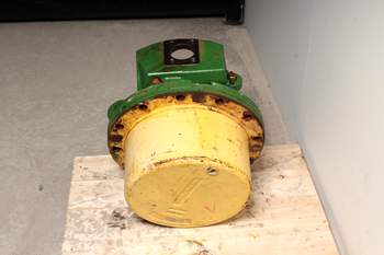 salg af John Deere 7230 R LEFT Front axle final drive