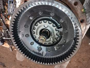 salg af Endandtrieb Vorderachse John Deere 7230 R LINKS