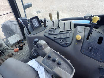 salg af New Holland T6010 traktor