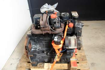 salg af New Holland T6010  Engine
